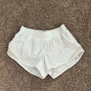 Lululemon Size 4 2.5” Hotty Hot Shorts